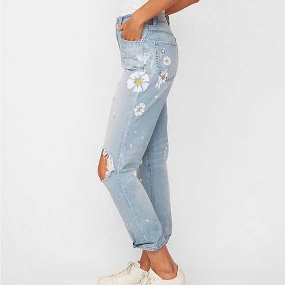 🌼 Express Floral High-rise Girlfriend Jeans! 🌸 - Picture 2 of 10